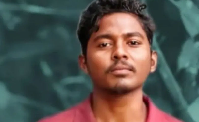 മരം വീണ് ഗതാഗതം തടസ്സപ്പെട്ടതിനെത്തുടർന്ന് ആംബുലൻസ് ബ്ലോക്കിൽ കുടുങ്ങി യുവാവ് മരിച്ചു.